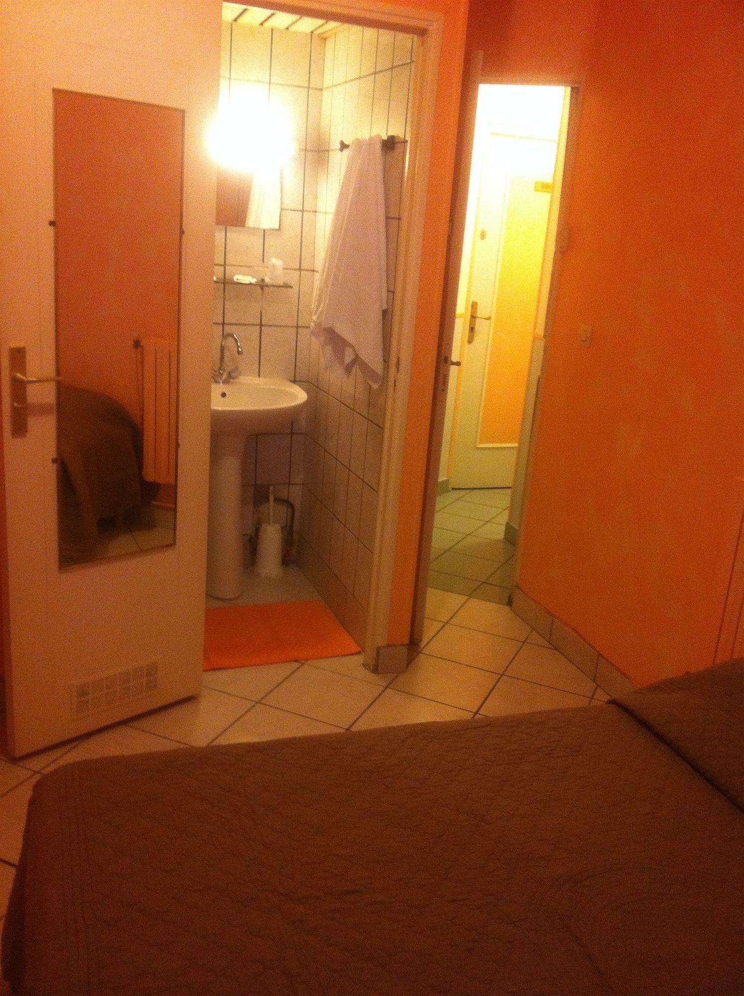 Hotel Hipotel Montmartre Gare Du Nord 2*