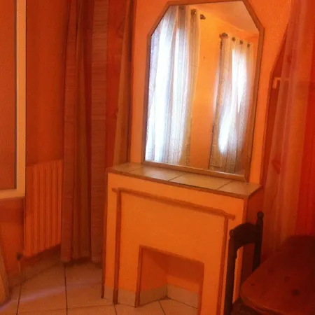 Hipotel Montmartre Gare Du Nord Hotel 2*