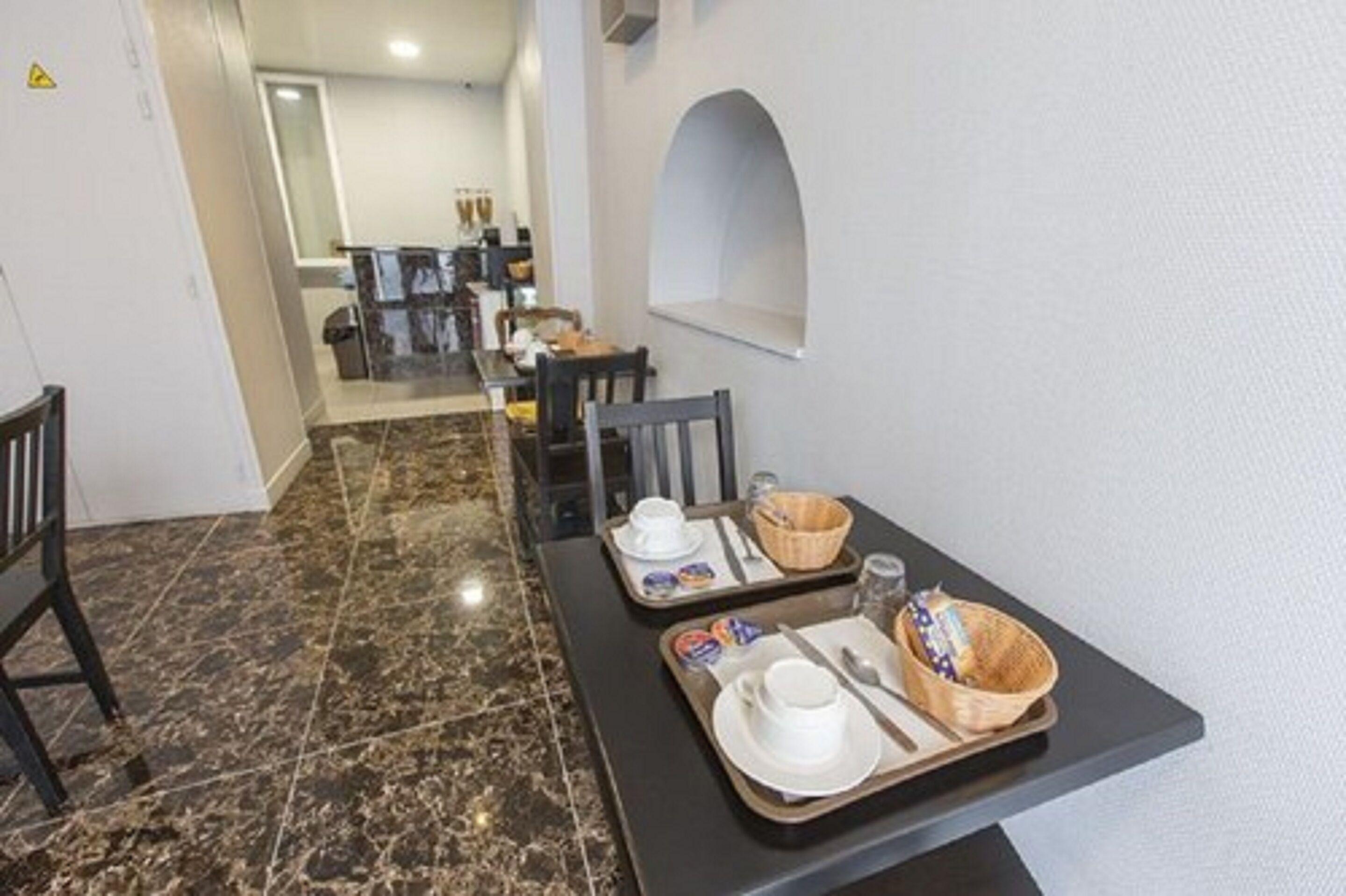 Hotel Hipotel Montmartre Gare Du Nord